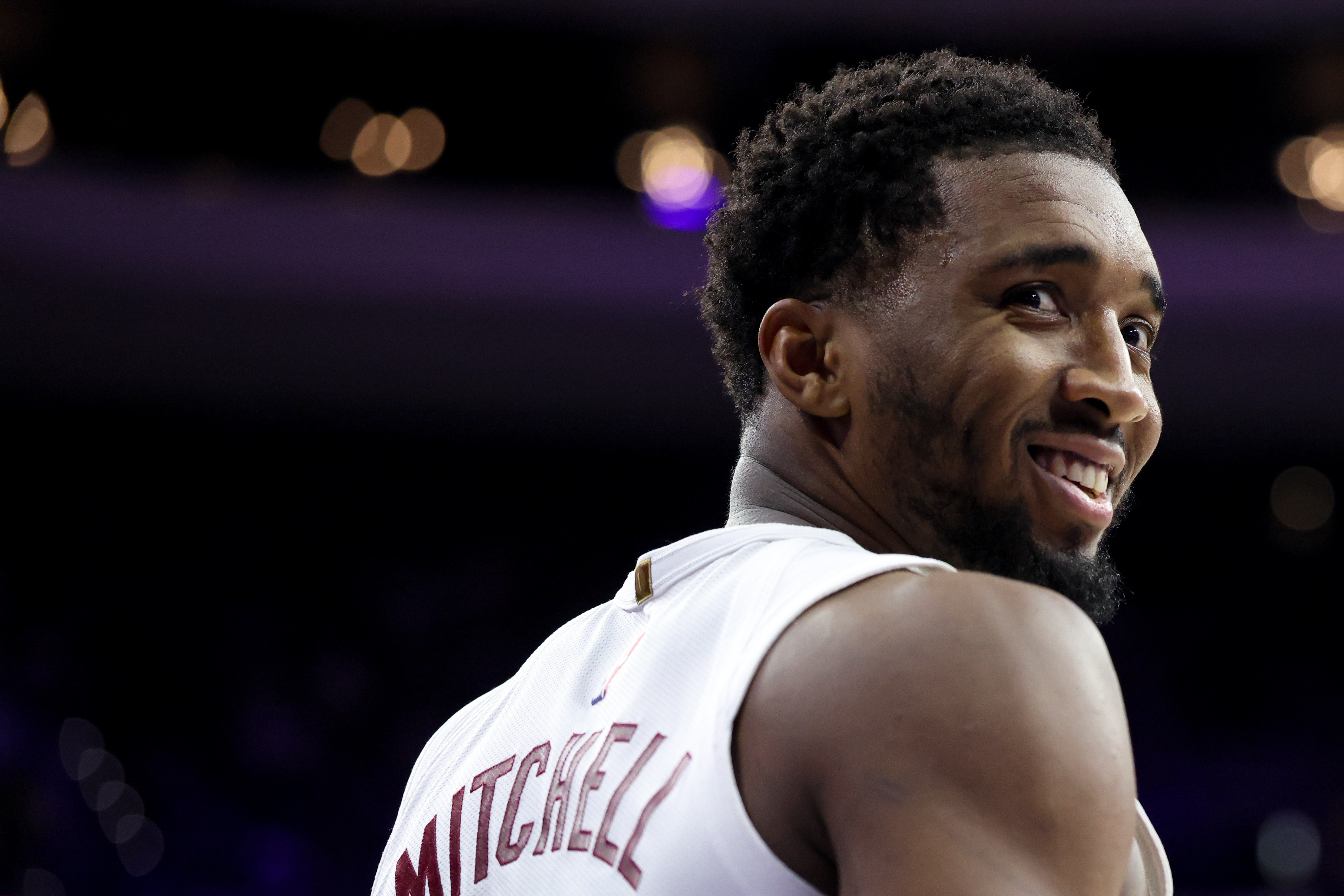 得分大杀器！米切尔本赛季3次轰下45+ 与库里、SGA并列联盟第一